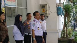 Kadishub Kota Makassar, Zainal Ibrahim memberikan pengarahan menangani parkir liar yang kerap meresahkan masyarakat di Kota Makassar.