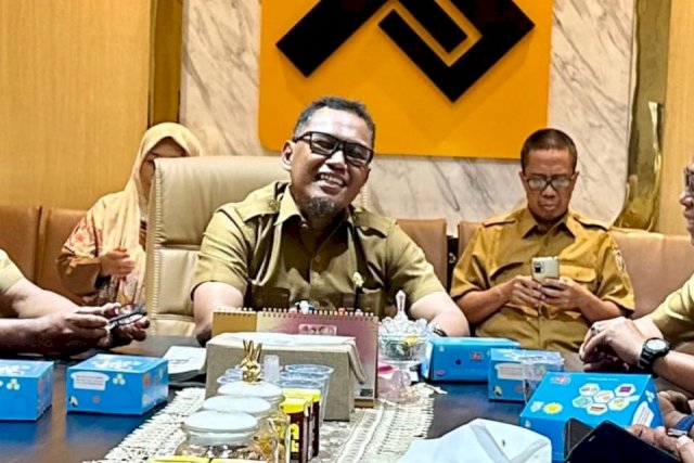 Kepala Bidang Jalan dan Jembatan Dinas PU, Andi Harsono mengharapkan semua pihak dapat bersabar menunggu hasil investigasi dan akan menyampaikan informasi terbaru terkait hasil investigasi dan langkah-langkah selanjutnya.