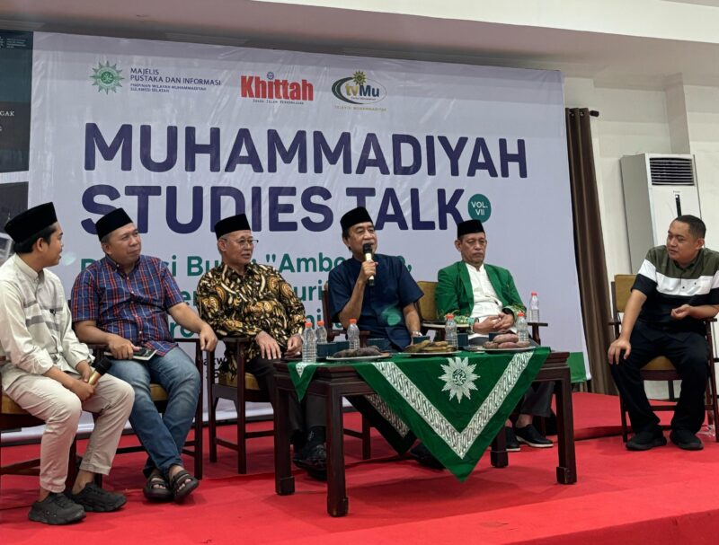 Diskusi berlangsung Selasa, 25 Maret 2025 di Aula Pusat Dakwah Muhammadiyah Sulsel menghadirkan sejumlah tokoh inspiratif sebagai pembicara.